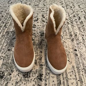 Womens UGG lynus high top platform sneaker boot size 6